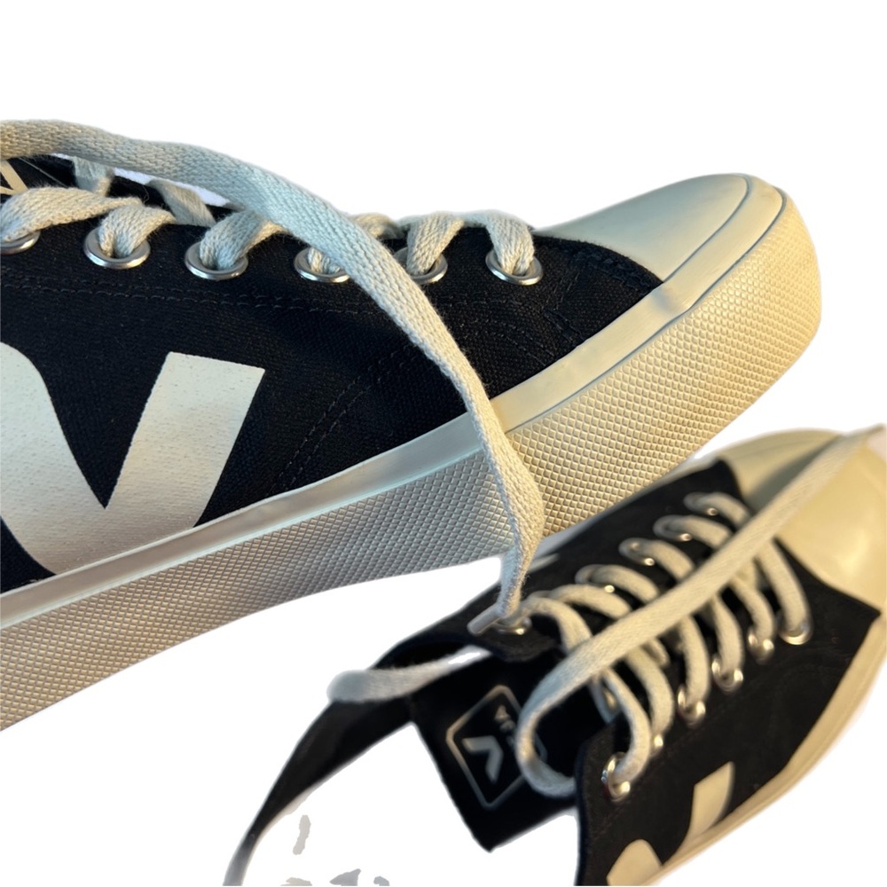 EUC 135$ Veja Wata II Organic Cotton Black/Cream Logo Sneakers 8 Euto 39 - Picture 16 of 16